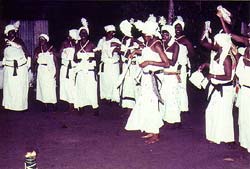 Danseuses d'Ivanga, Port-Gentil, 1990, Photo P. Ayaminè