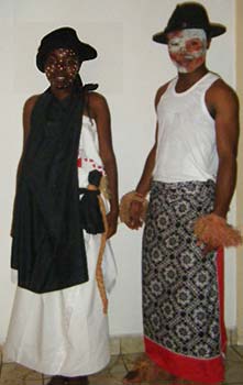 Danseurs de nkondjo, août 2011